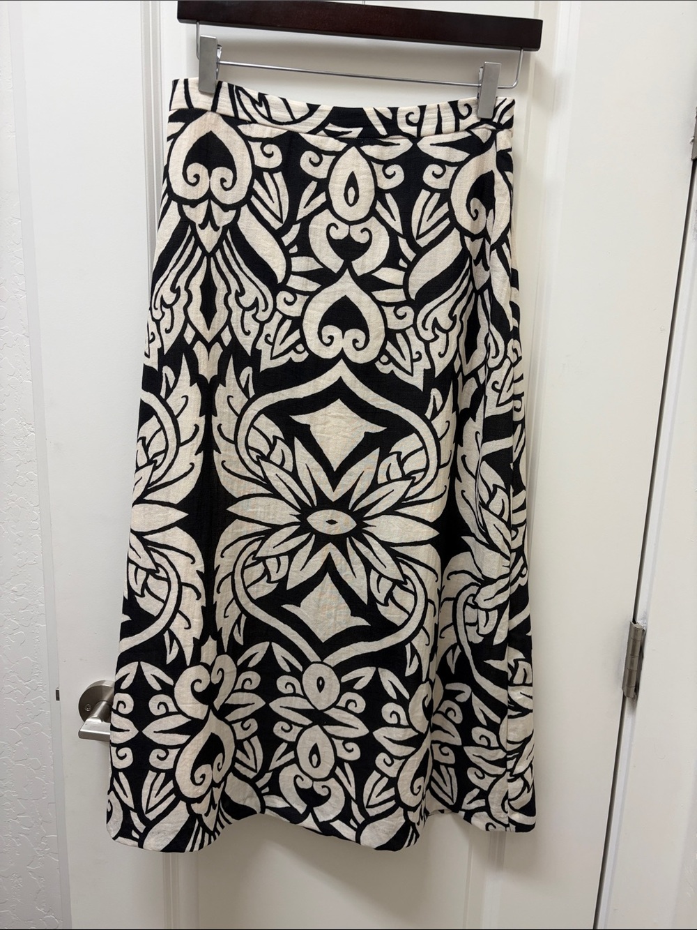H&M Edition Black and Cream Patterned A-Line Skirt